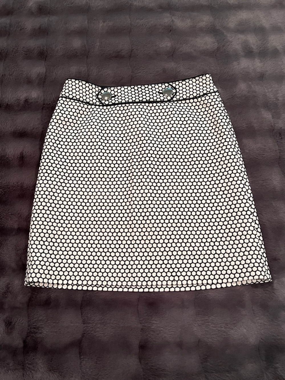 Ann Taylor Skirt Off White & Navy Hexagon Pattern (Size: 4 Petite) - NWOT